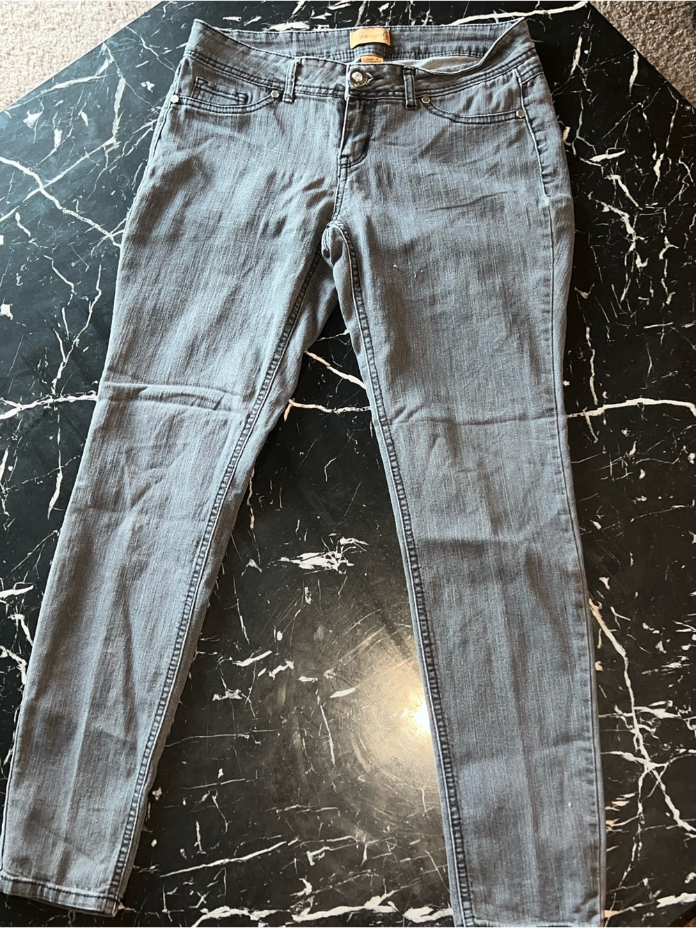 Women's Gray Skinny Stretch Jeans - Slim Fit